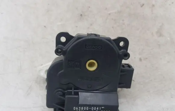 Honda Accord Air flap motor/actuator 0638000041