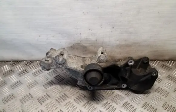 Opel Movano B Generator/alternator bracket 117109477R