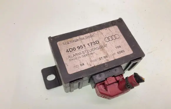 Audi A8 S8 D2 4D Alarm control unit/module 4D0951173D