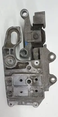 Nissan Qashqai Engine mount bracket