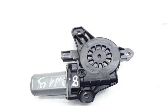 Mercedes-Benz A W177 Front door window regulator motor A0009060908