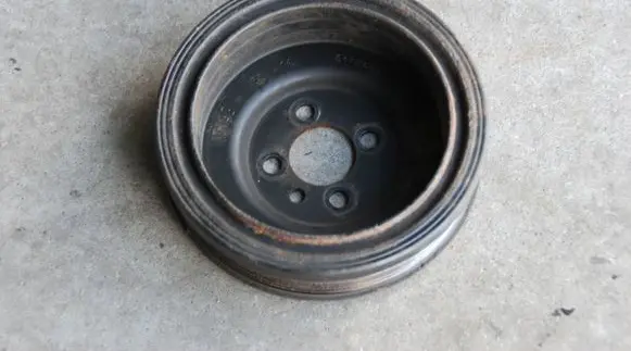 Seat Leon (5F) Crankshaft pulley 04L105243
