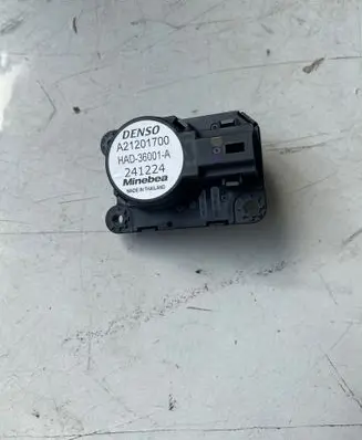 Citroen C5 Aircross Air flap motor/actuator A21201700 241224 HAD36001A