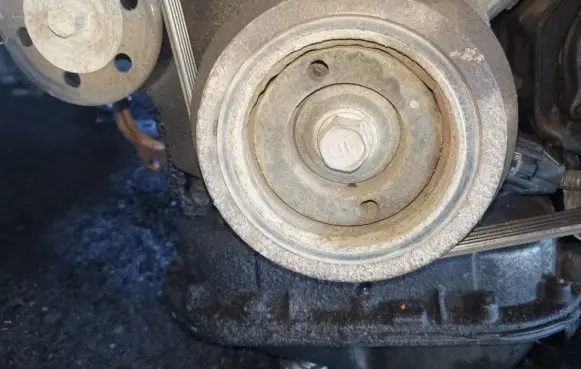 Toyota Corolla Verso E121 Crankshaft pulley