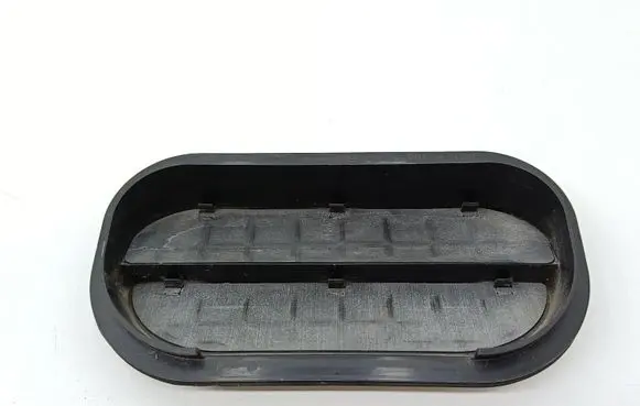 Volkswagen Caddy Quarter panel pressure vent 6R0819465B
