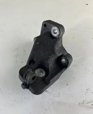 Volvo XC90 Engine mounting bracket 86341232