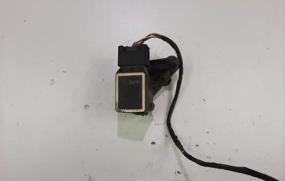Headlight/headlamp level sensor