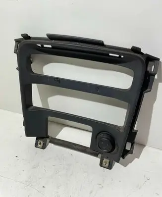 Nissan Primera Radio/GPS head unit trim 68413AV700