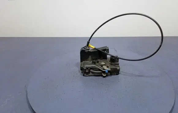 Nissan Primastar Front door lock 7700311807