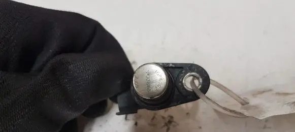 Volvo S60 Camshaft position sensor 8631533