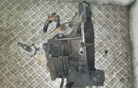Manual 5 speed gearbox
