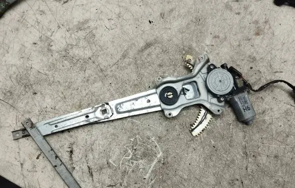 Mitsubishi Pajero Pinin Rear door window regulator with motor