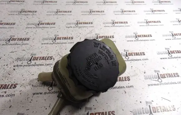 Toyota Avensis T250 Power steering fluid tank/reservoir