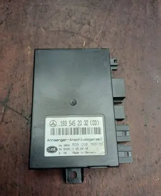 Audi A6 S6 C5 4B Tow bar trailer control unit/module 1695452032 5DS00876900