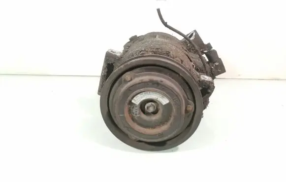 Volkswagen PASSAT B5.5 Air conditioning (A/C) compressor (pump) 8D0260805B