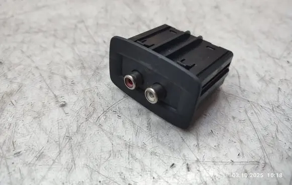 Opel Movano B AUX in-socket connector 280230005R