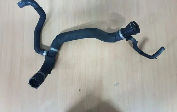 Audi A6 S6 C6 4F Engine coolant pipe/hose 4F0121049E