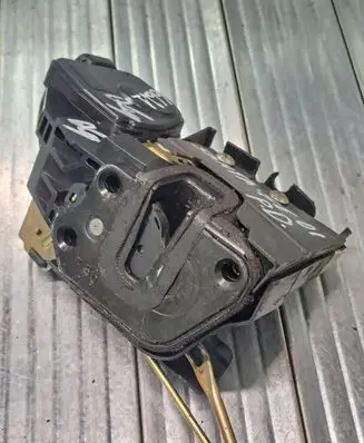 Hyundai Santa Fe Front door lock