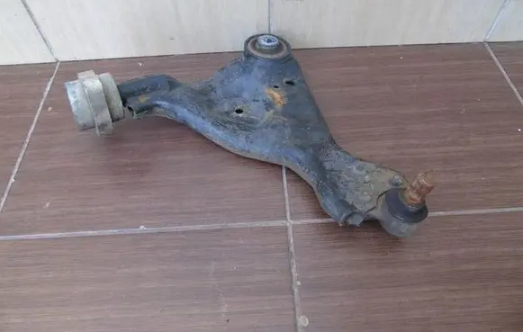 Mercedes-Benz Vito Viano W639 Front lower control arm/wishbone
