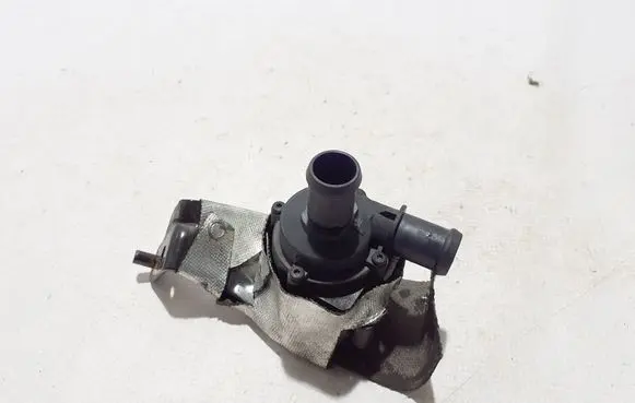 Audi A3 S3 8V Electric auxiliary coolant/water pump 5Q0965561B