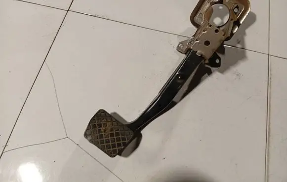 Skoda Superb B6 (3T) Brake pedal 