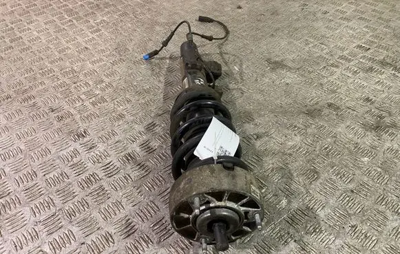 BMW X6 F16 Front shock absorber with coil spring 6875084