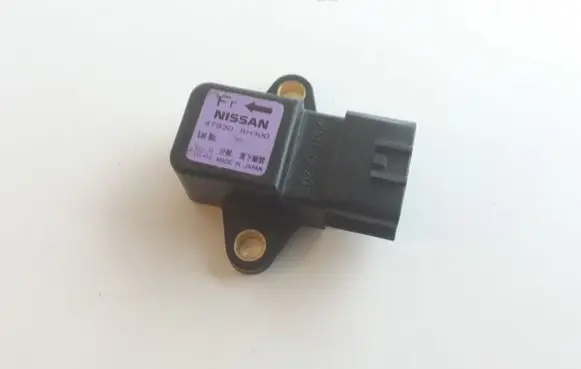 Nissan X-Trail T30 ESP acceleration yaw rate sensor 479308H300