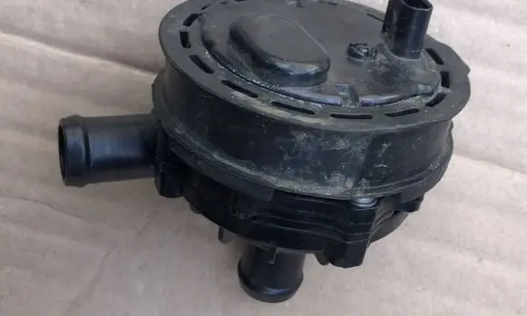 Volkswagen Golf VIII Water pump 05N965567