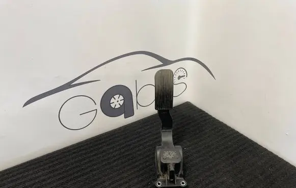 Mercedes-Benz Vito Viano W447 Accelerator throttle pedal A4473000200 0280755025 ZGS001Q001