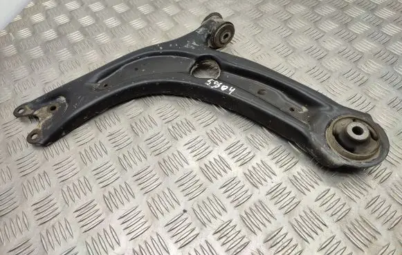 Volkswagen PASSAT B8 Front lower control arm/wishbone