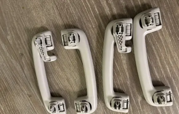 Renault Arkana A set of handles for the ceiling DSC