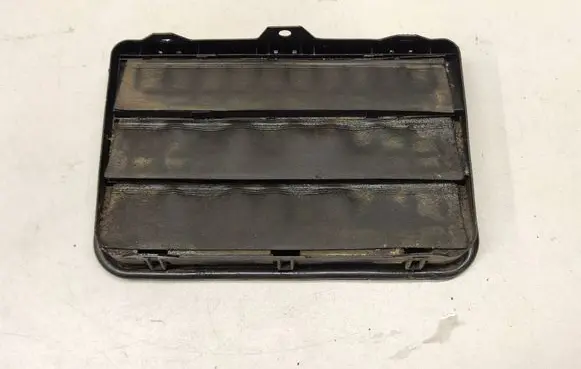 BMW 5 E60 E61 Quarter panel pressure vent 64228377280 8377280