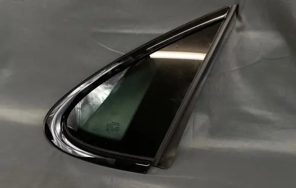 Porsche Cayenne (9Y0 9Y3) Rear side window 9Y3845298