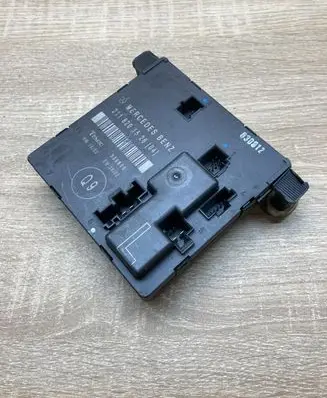 Mercedes-Benz E W211 Door control unit/module 2118201526
