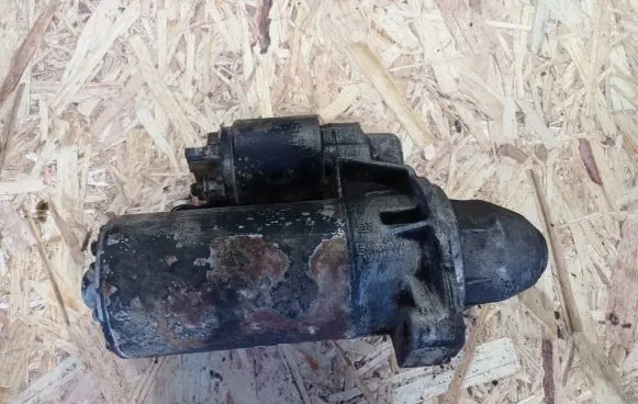 Mercedes-Benz 190 W201 Starter motor