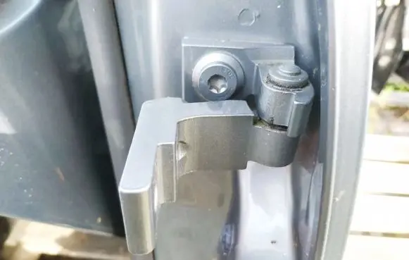 Audi A6 S6 C6 4F Rear door lower hinge