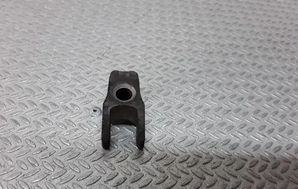 Audi A6 S6 C5 4B Fuel Injector clamp holder