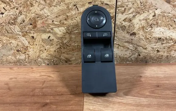 Opel Astra H Electric window control switch 13228706