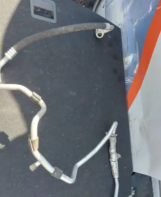 Volkswagen Touran II Air conditioning (A/C) pipe/hose 1T0820743AK