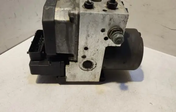 Volkswagen PASSAT B5 ABS Pump 8695180273004283 0130108053