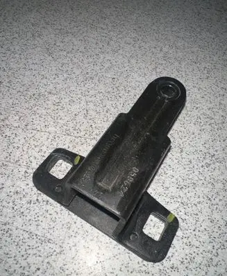 BMW X5 E53 Tailgate lock loop/hook striker 8408956