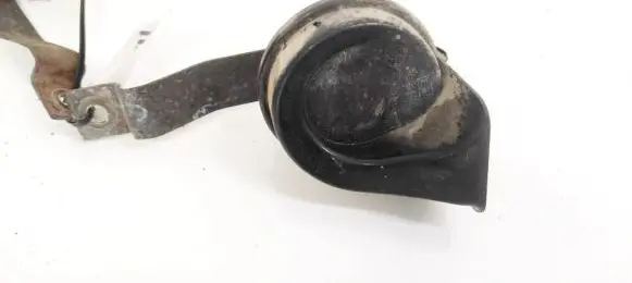 Nissan Primera Horn signal E901157
