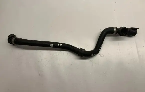 BMW 5 G30 G31 Engine coolant pipe/hose 8602616
