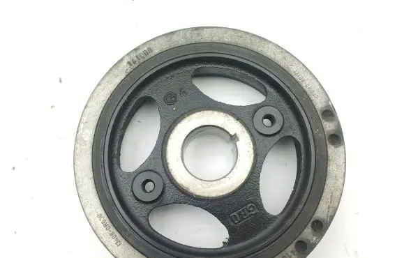 Toyota Avensis T270 Crankshaft pulley 134080R030