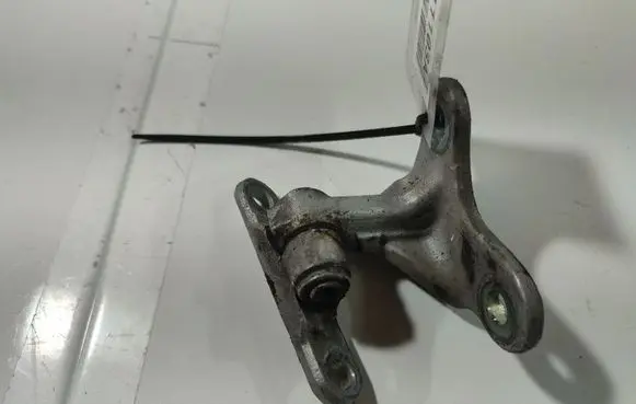 Mitsubishi Colt Front door upper hinge 