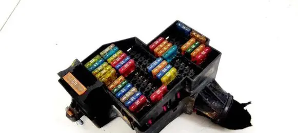 Volkswagen Touareg I Fuse box set