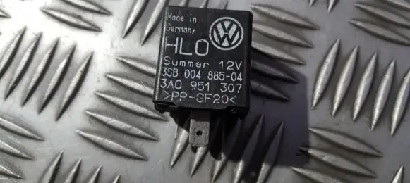 Volkswagen Golf III Other relay 3a0951307 3sb00488504