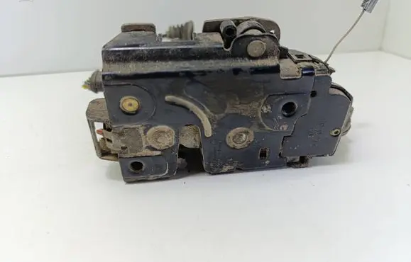 Volkswagen Golf IV Front door lock 3B1837015A