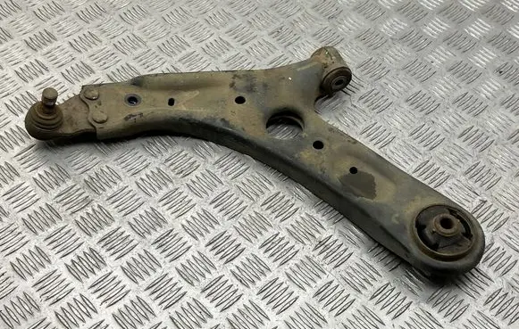 Hyundai i30 Front lower control arm/wishbone 