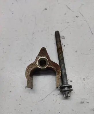 BMW 1 E82 E88 Fuel Injector clamp holder 